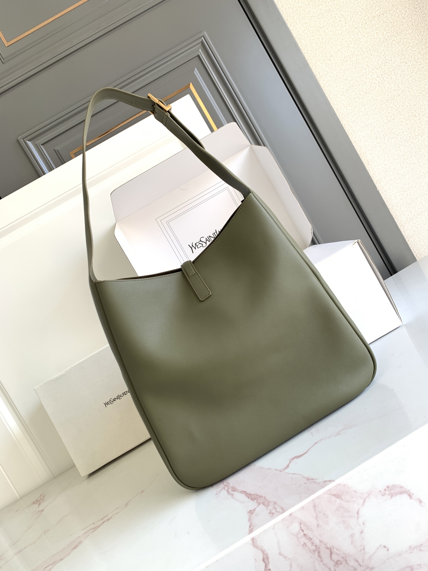 YSL LE 5 À 7 생로랑 라지 소프트 백 가방