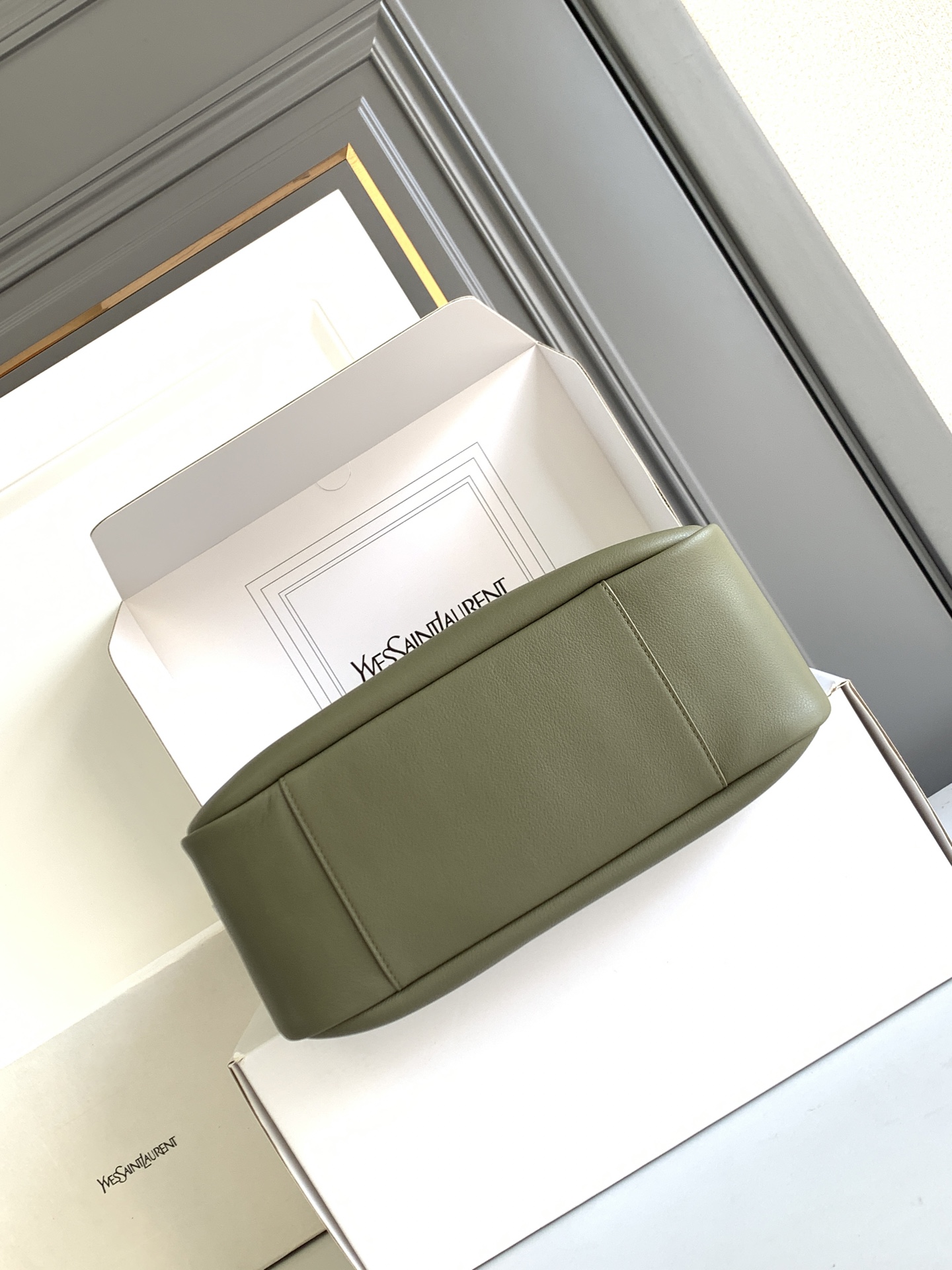 YSL LE 5 À 7 생로랑 라지 소프트 백 가방