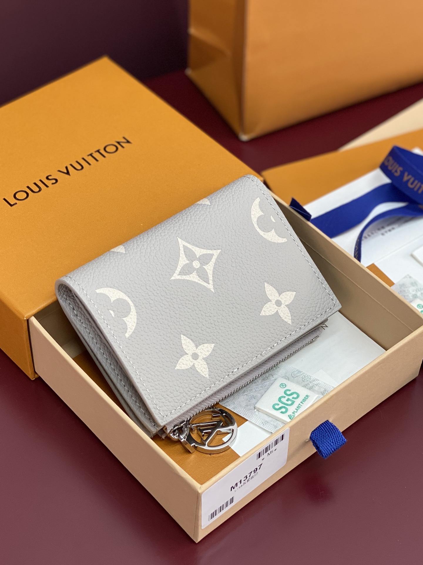 LV 루이비통 M13797 Lisa 지갑