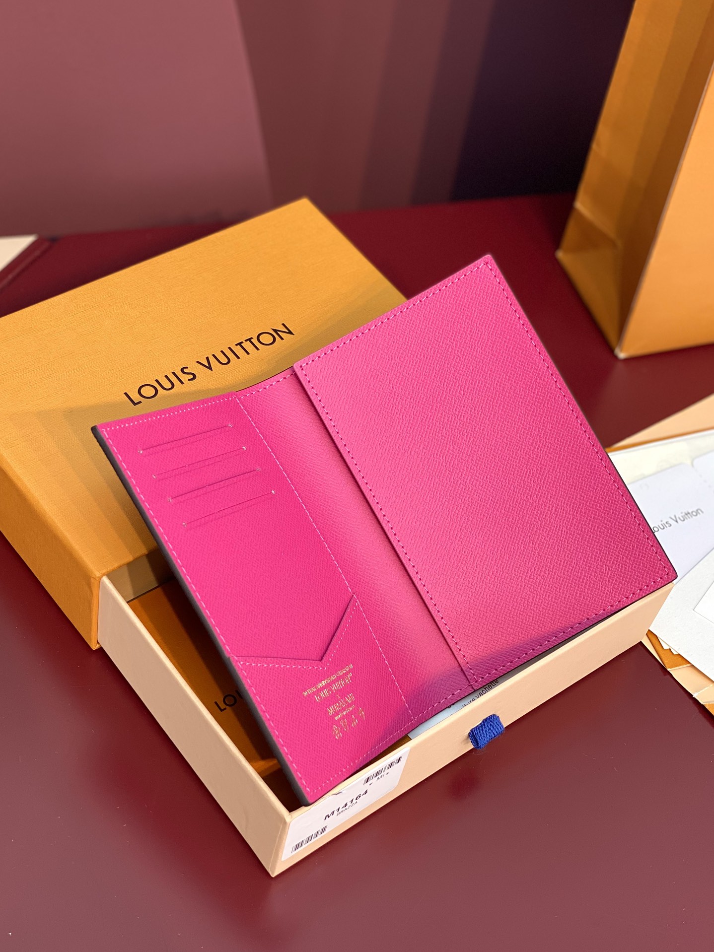 LV 루이비통 x 무라카미 다카시 판다 여권 커버 (M14164) 지갑