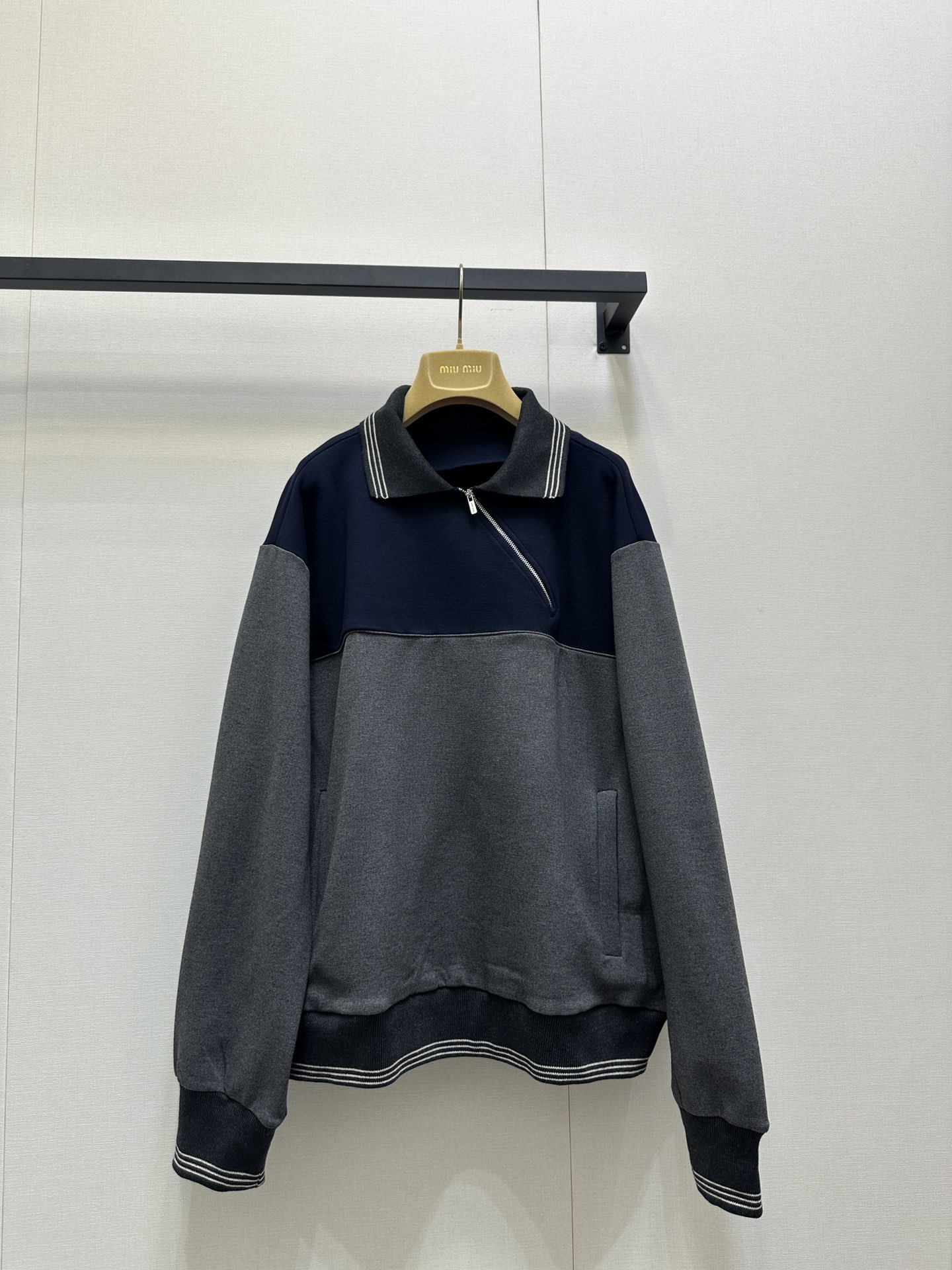 miumiu 미우미우 지퍼 카라 긴팔 티셔츠 의류