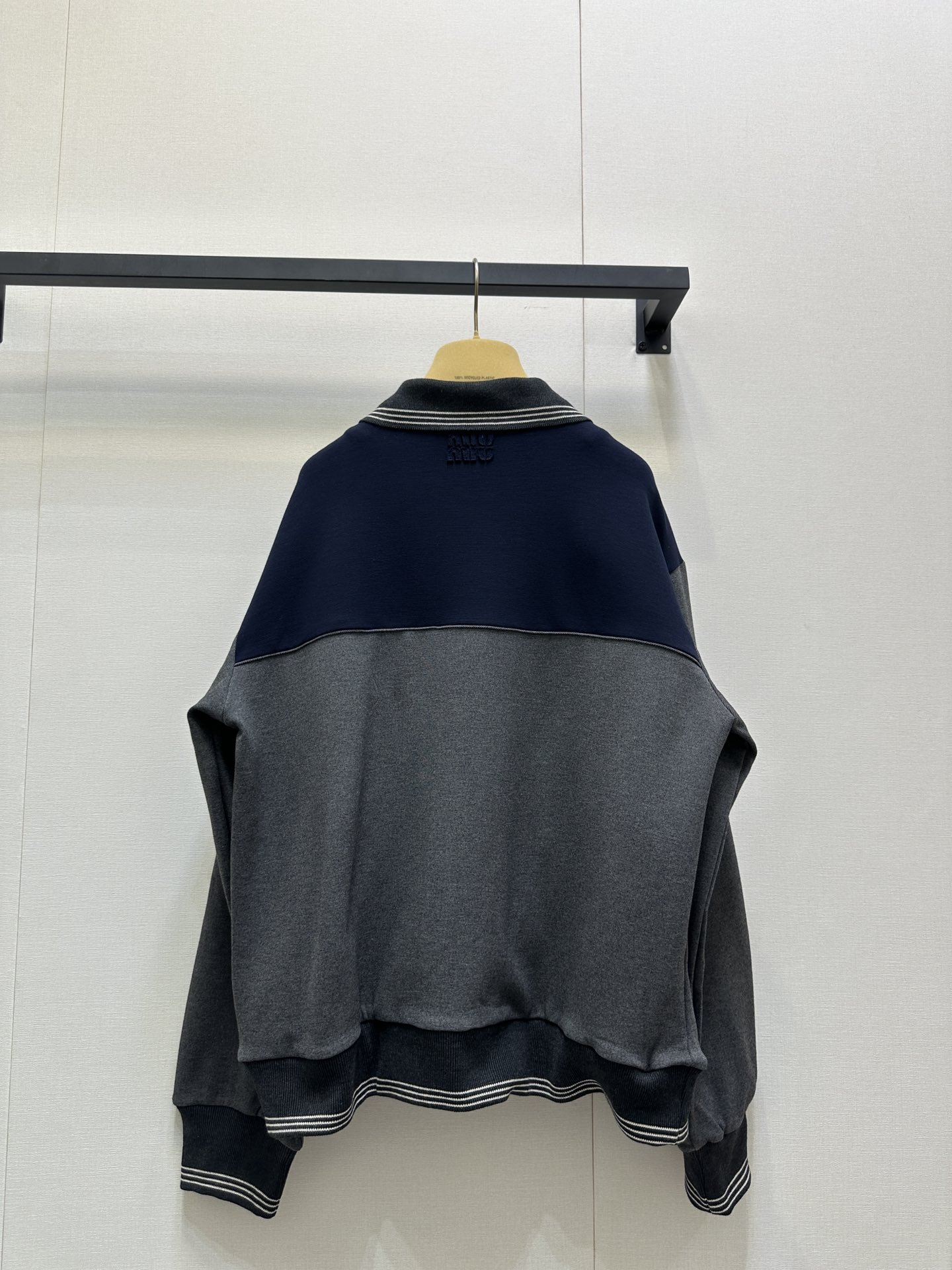 miumiu 미우미우 지퍼 카라 긴팔 티셔츠 의류