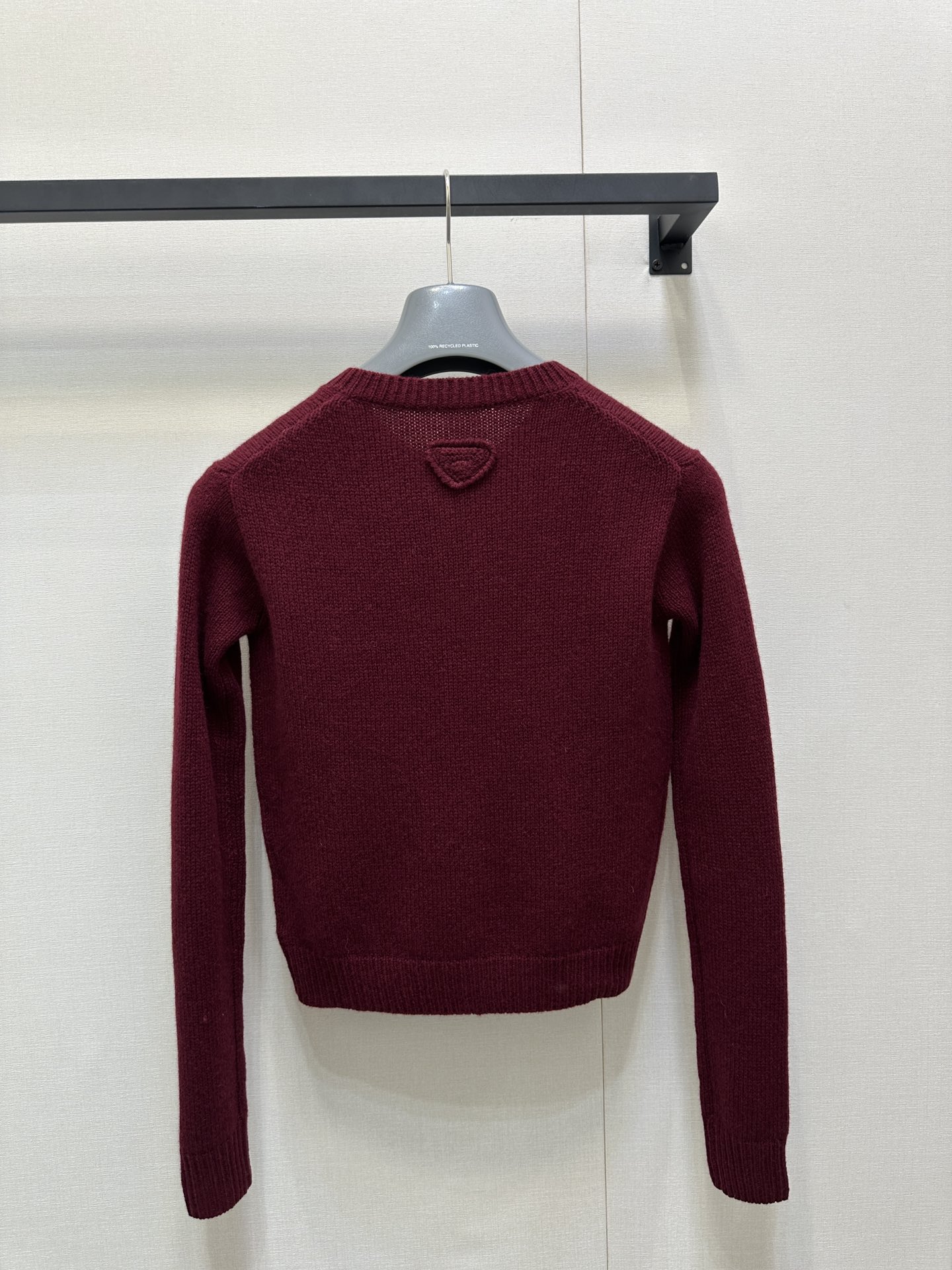 Prara 프라다 버튼 로고 울 가디건 의류