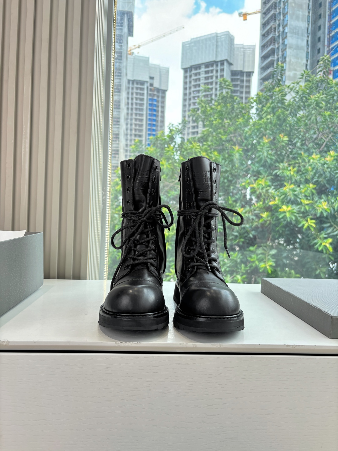 Balenciaga 발렌시아가 레이스업 마틴 부츠 / 바이커 부츠 신발