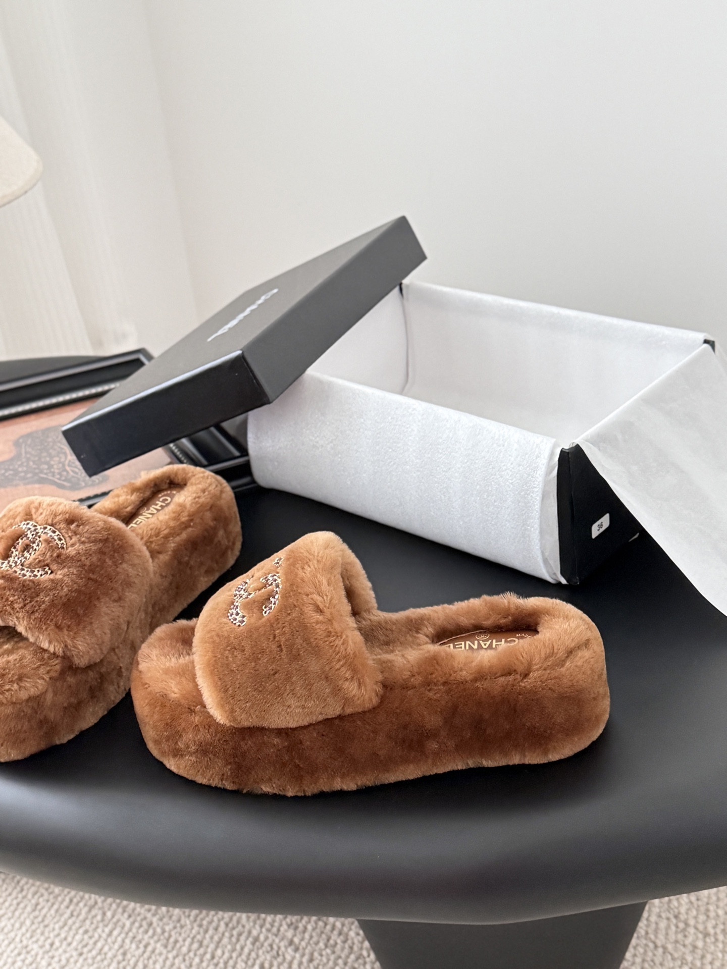 Chanel 샤넬 퍼 슬리퍼 신발