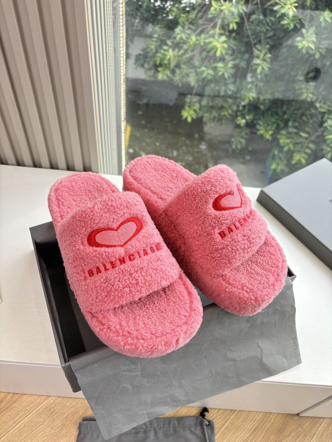 Balenciaga 발렌시아가 통굽 퍼 슬리퍼 신발