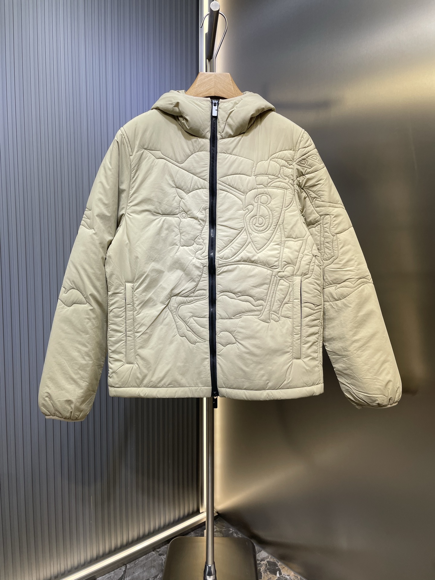 Burberry 버버리 엠보 로고 후드 패딩 점퍼 의류