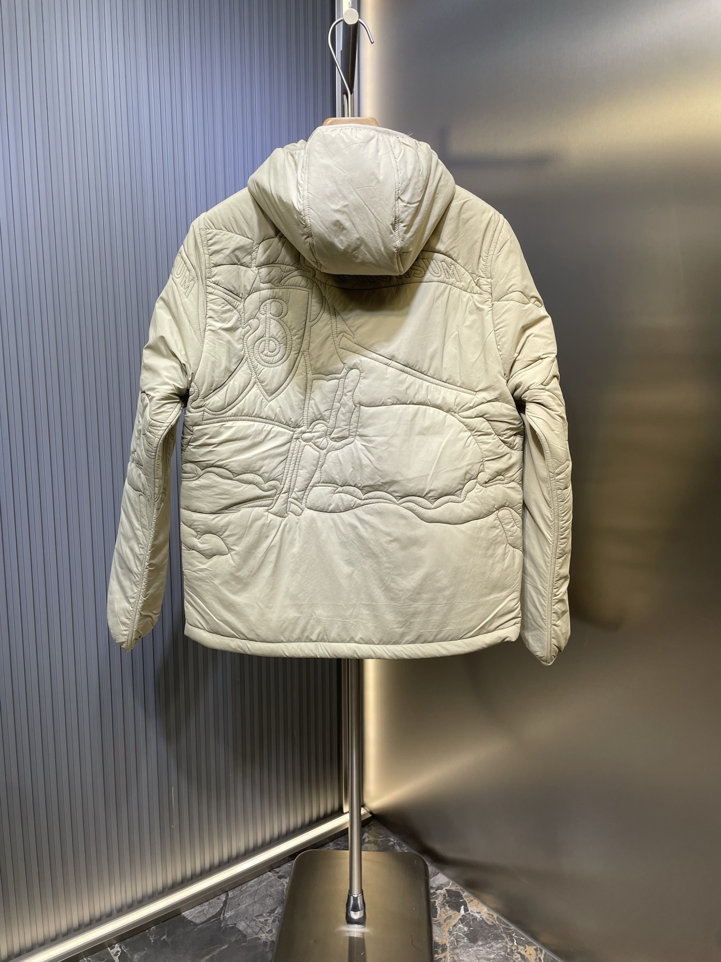 Burberry 버버리 엠보 로고 후드 패딩 점퍼 의류