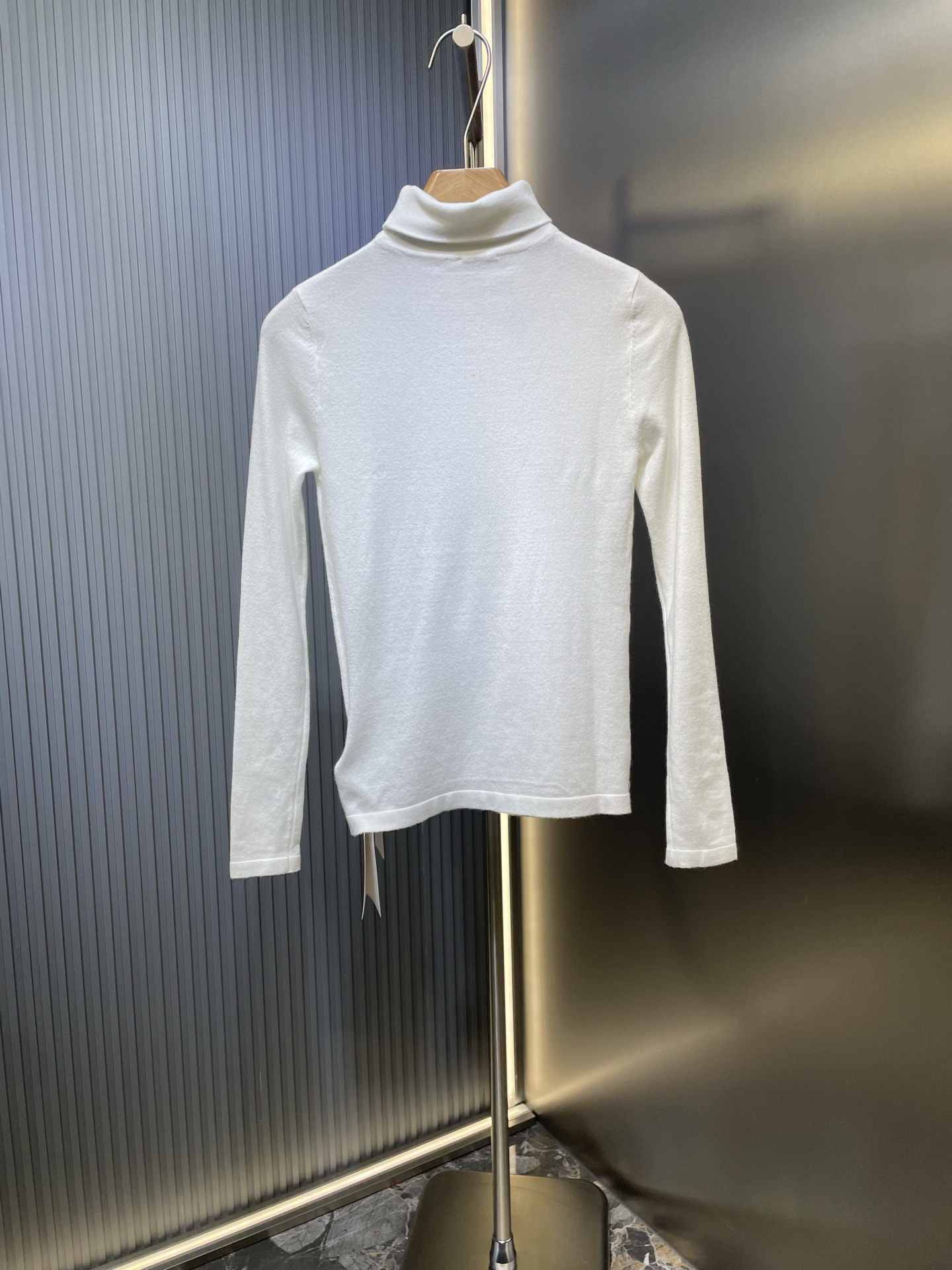 Celine 셀린느 슬림핏 하이넥 이너탑 상의 의류