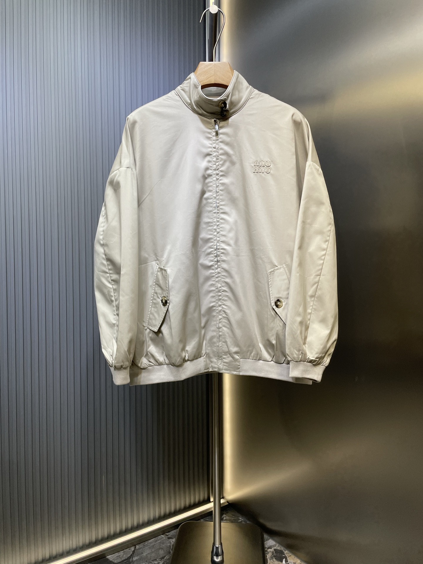 miumiu 미우미우 자수 레터링 스탠드카라 재킷 자켓 의류