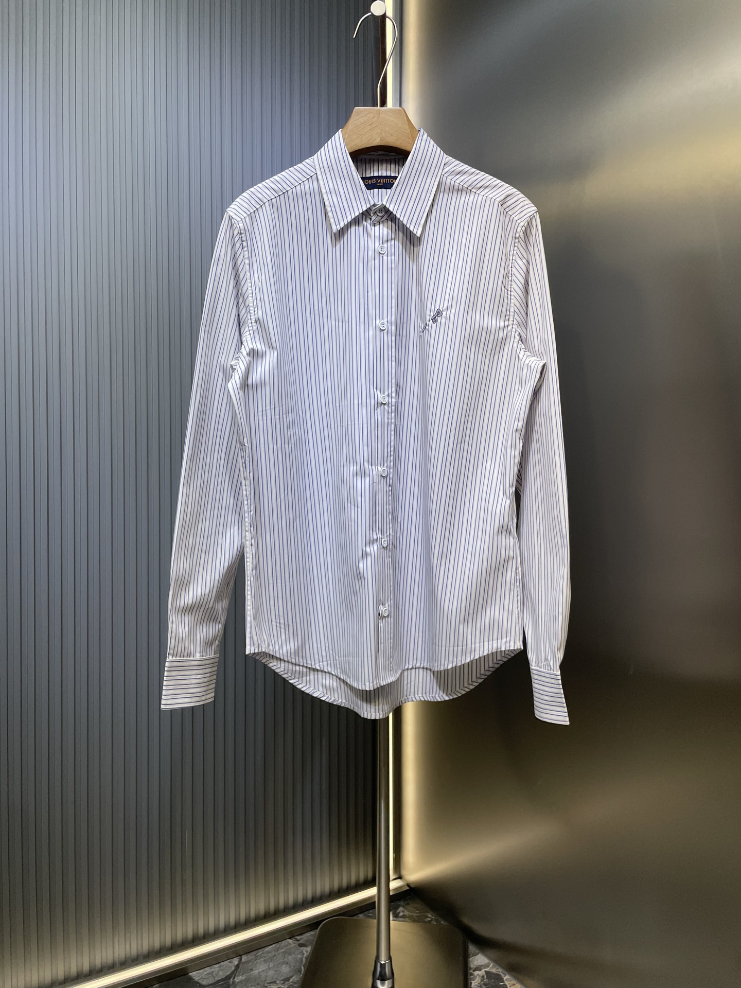 LV 루이비통 스트라이프 로고 프린트 셔츠 의류