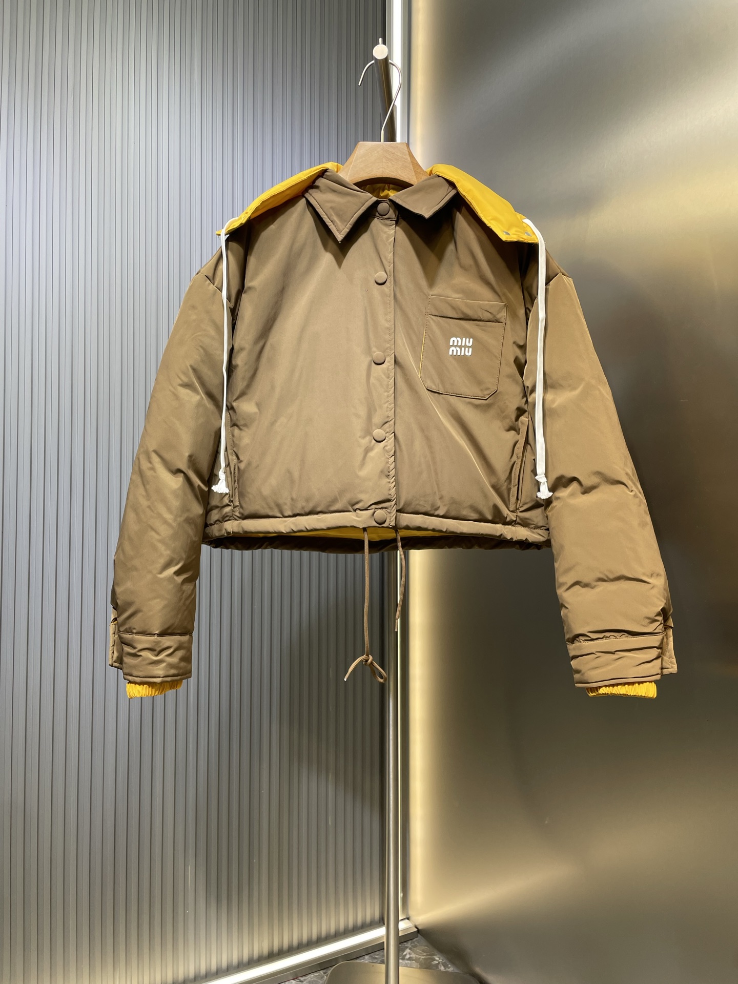 miumiu 미우미우 탈부착 컬러 후드 다운 재킷 자켓 점퍼 의류