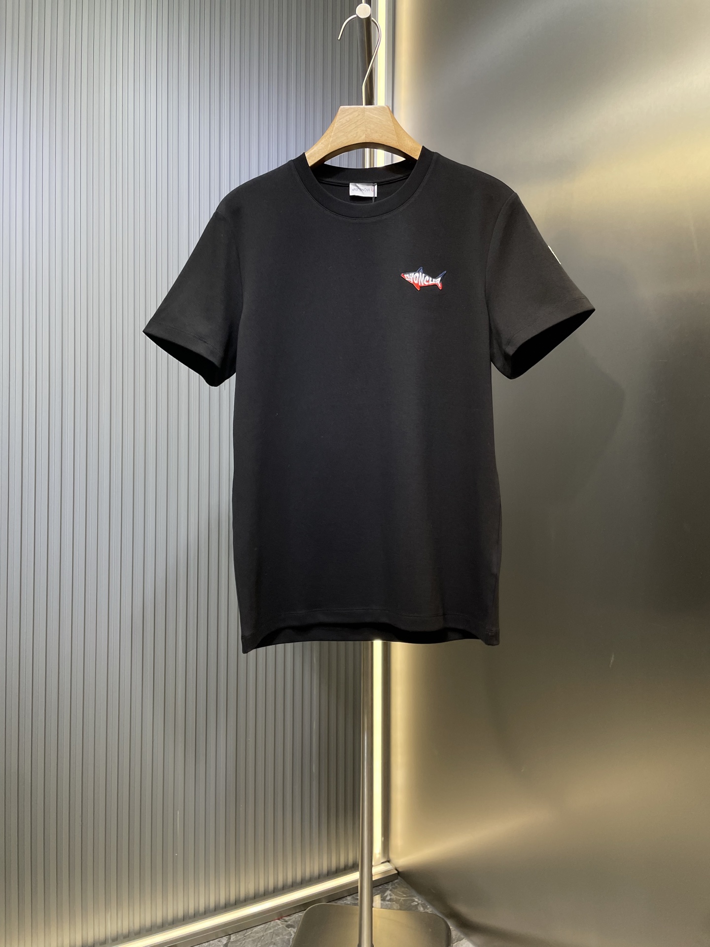 Moncler 몽클레어 몽클레르 샤크 자수 반팔 티셔츠 의류