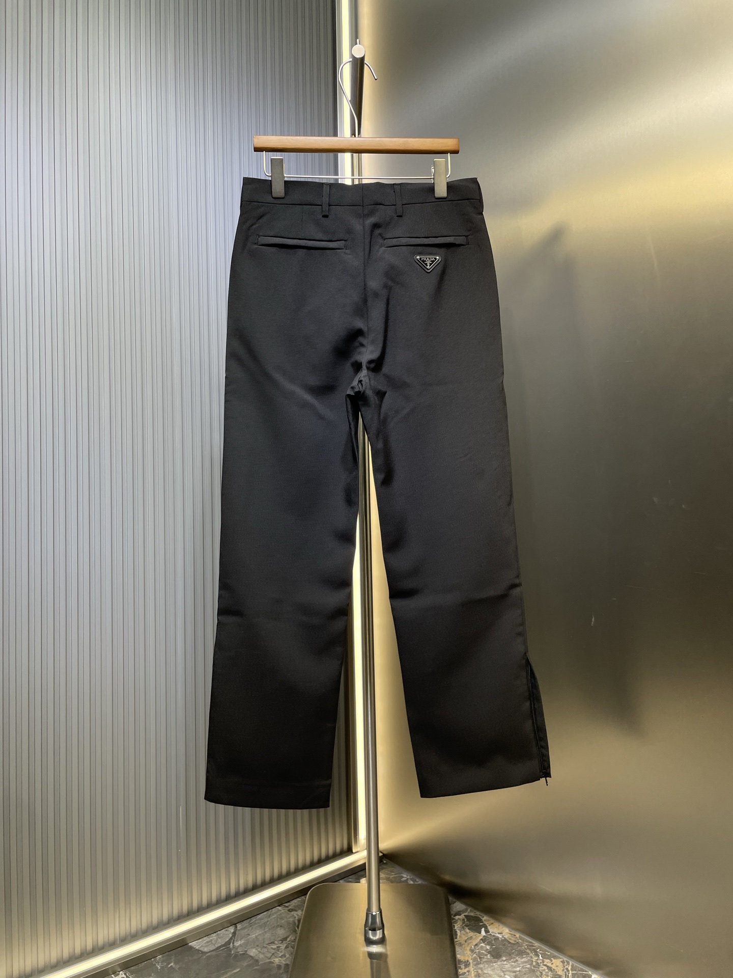 Prada 프라다 삼각 로고 캐주얼 슬랙스 팬츠 바지 의류