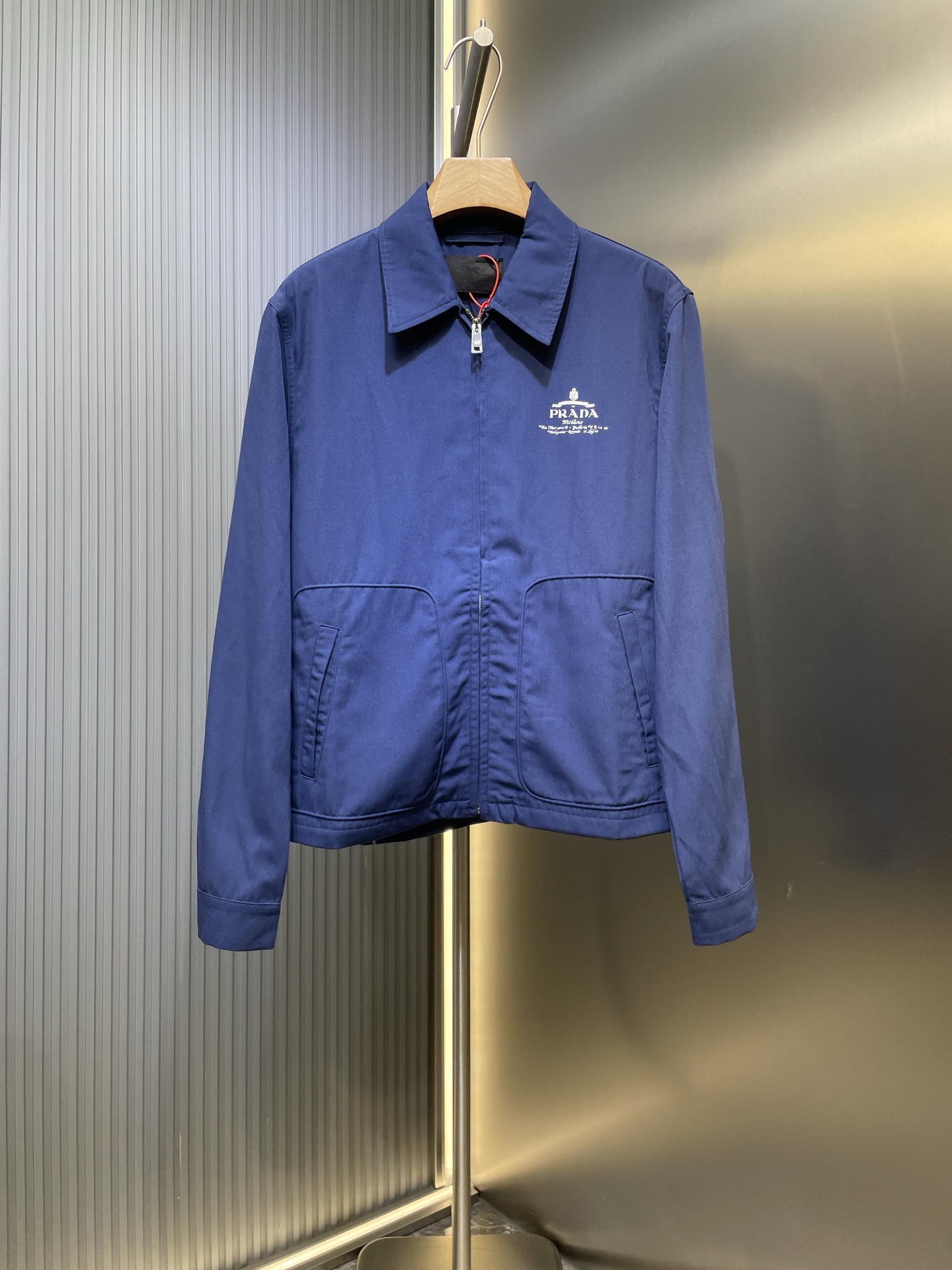PRADA 프라다 배색 로고 자켓 재킷 의류