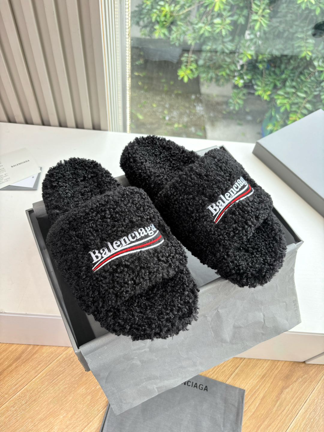 Balenciaga 발렌시아가 퍼 트래퍼 슬리퍼 신발