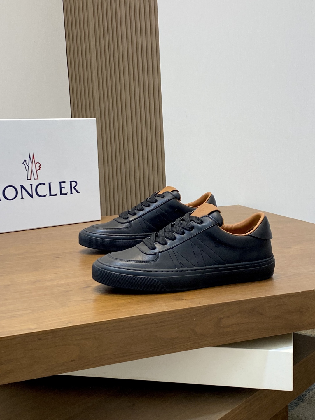 Moncler 몽클레어 몽클레르 남성 스니커즈 신발