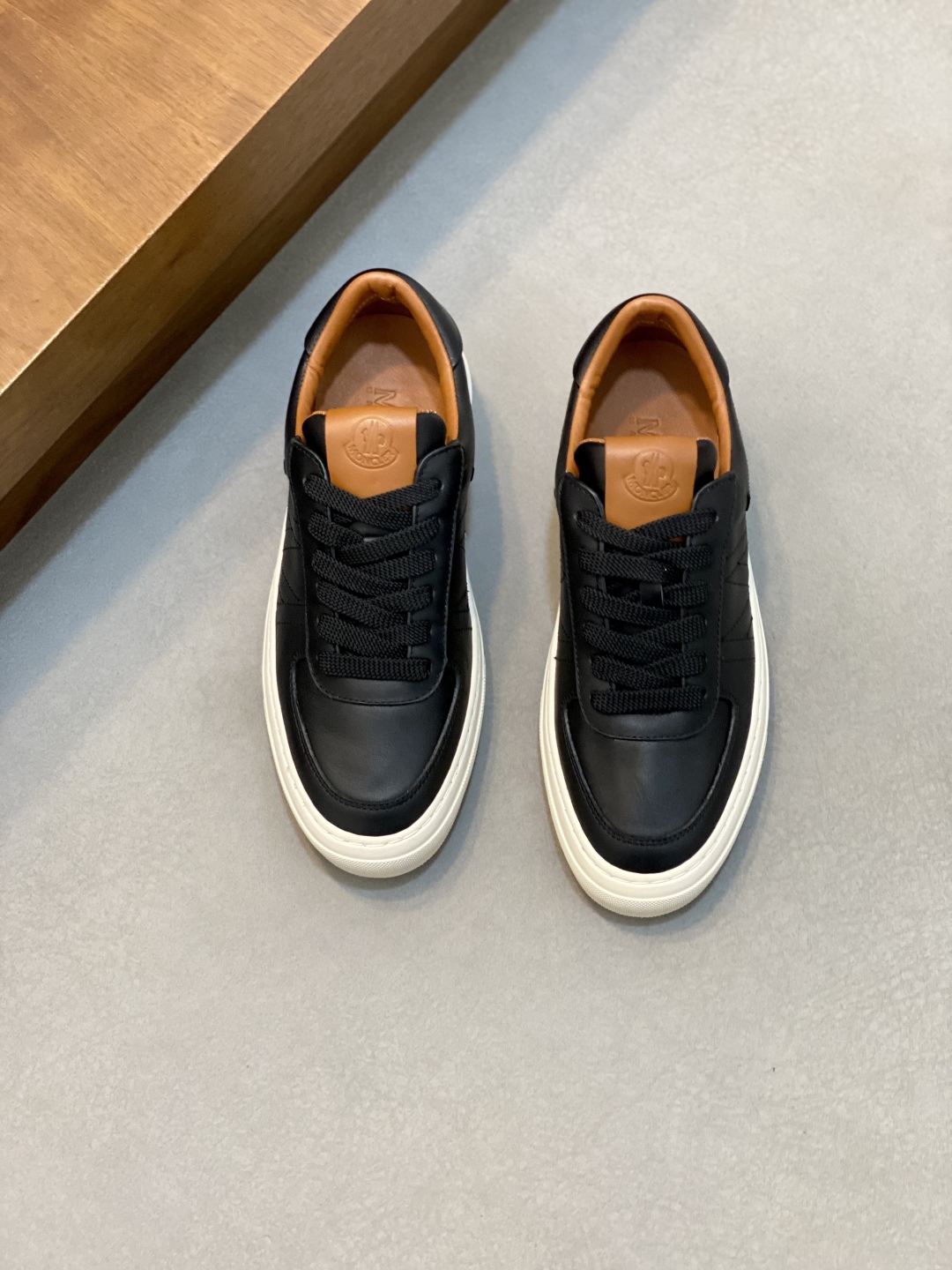 Moncler 몽클레어 몽클레르 남성 스니커즈 신발