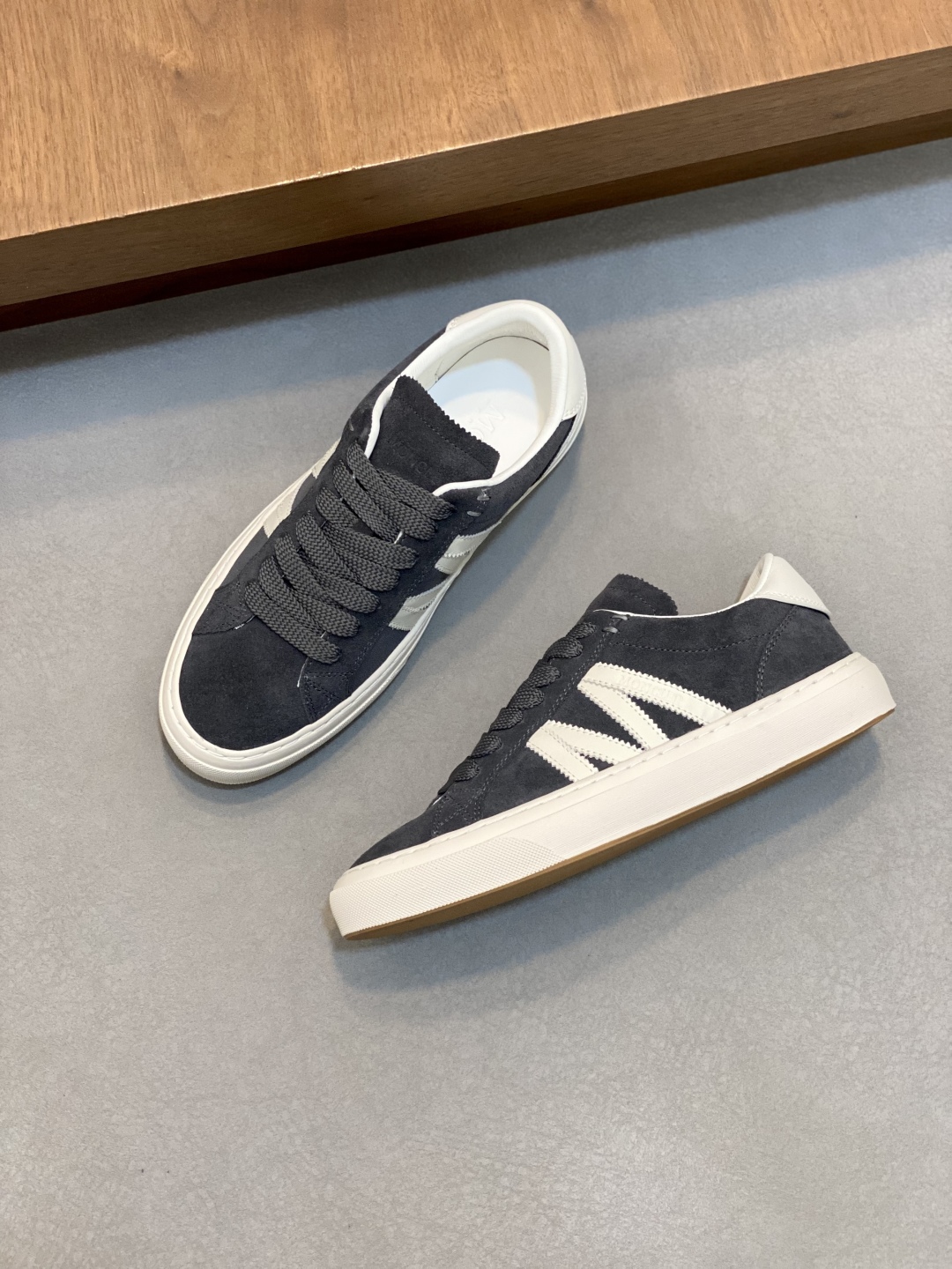 Moncler 몽클레어 몽클레르 남성 스니커즈 신발