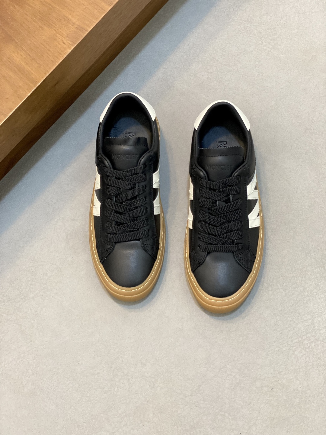 Moncler 몽클레어 몽클레르 남성 스니커즈 신발