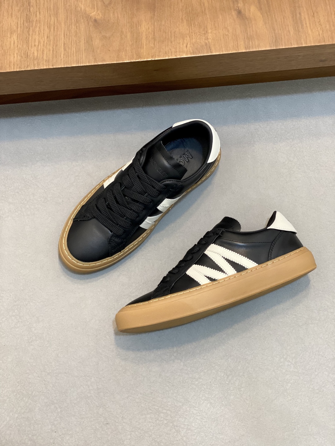 Moncler 몽클레어 몽클레르 남성 스니커즈 신발