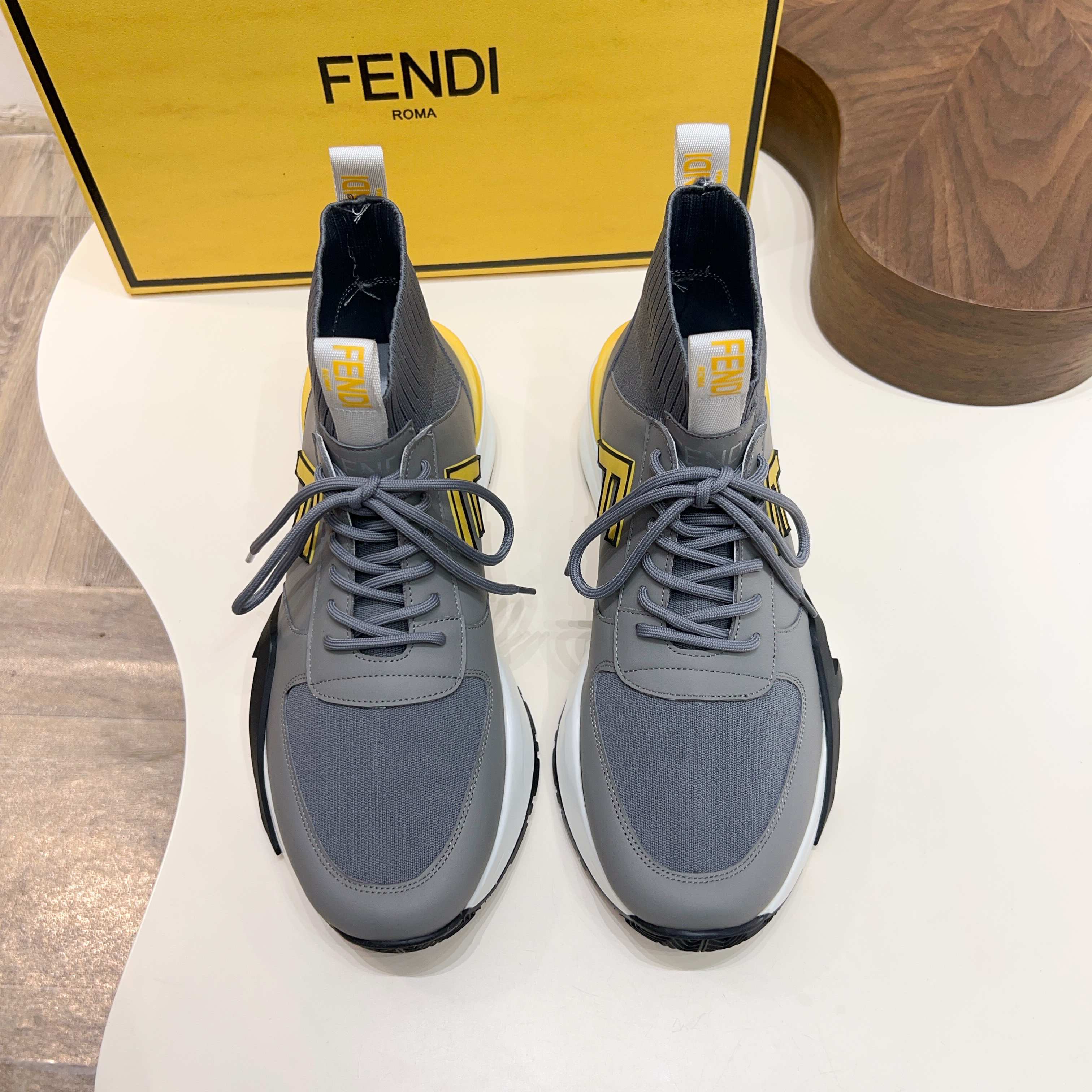 FENDI 펜디 남성 하이탑 스니커즈 신발