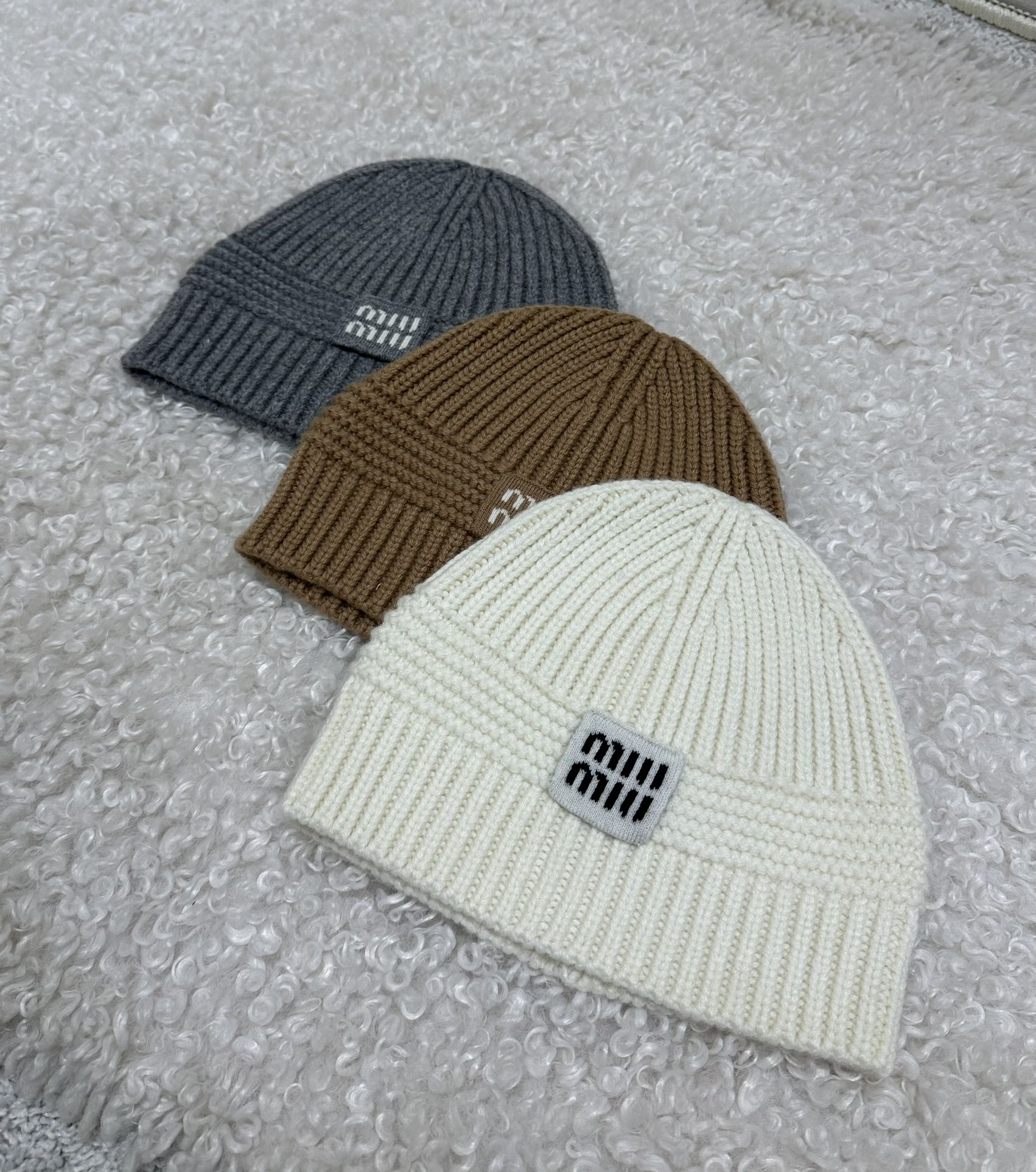 miumiu 미우미우 겨울 니트 모자