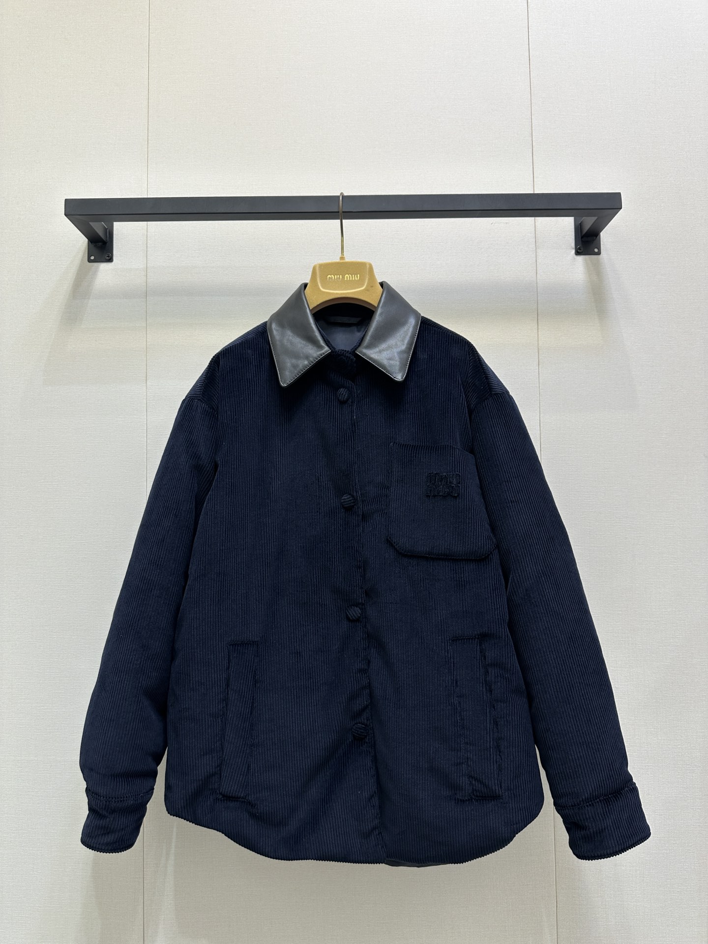 miumiu 미우미우 가죽 카라 드롭숄더 단추 루즈핏 재킷 자켓 의류