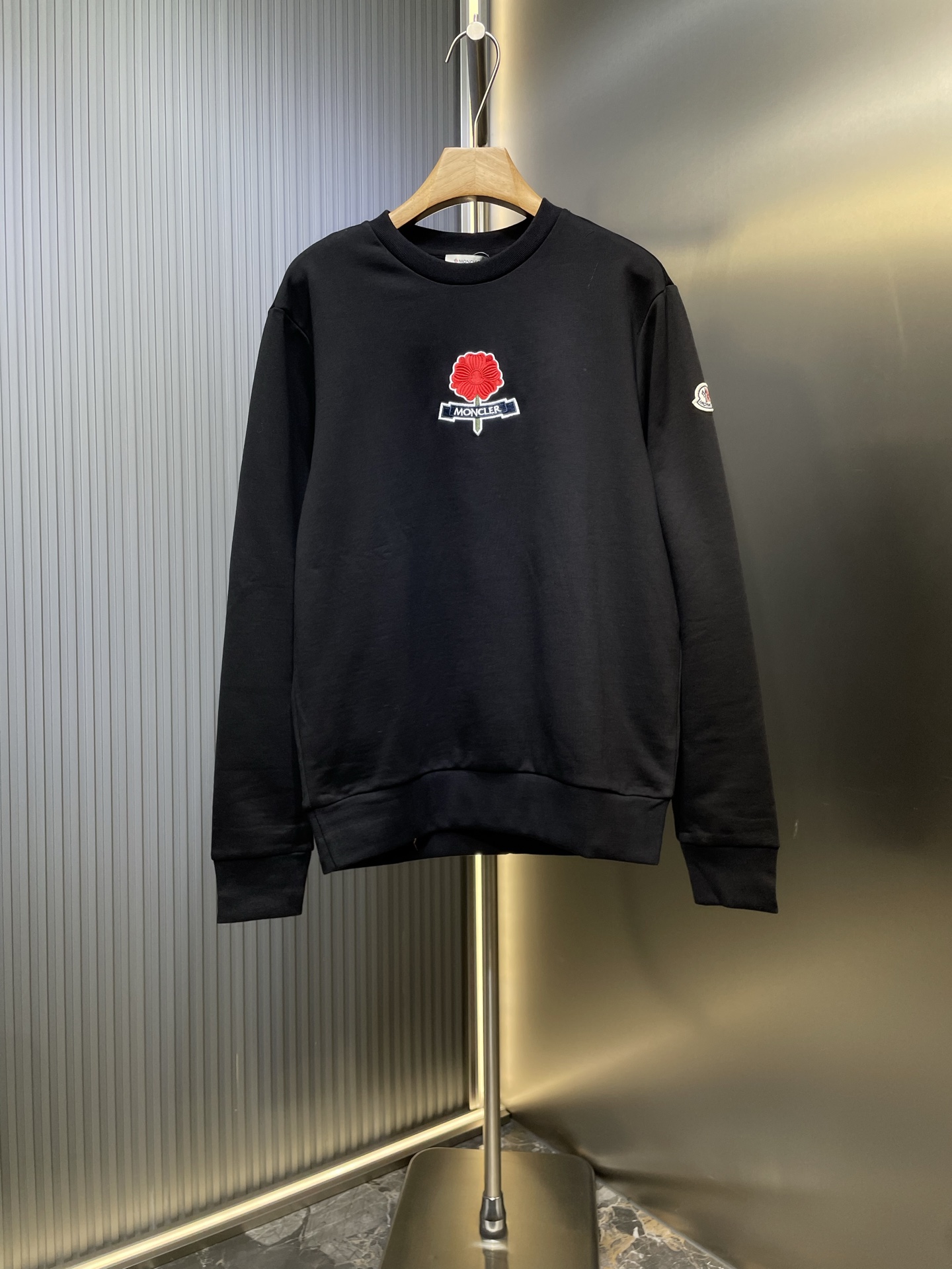 Moncler 몽클레어 몽클레르 꽃 자수 로고 맨투맨 티셔츠 의류