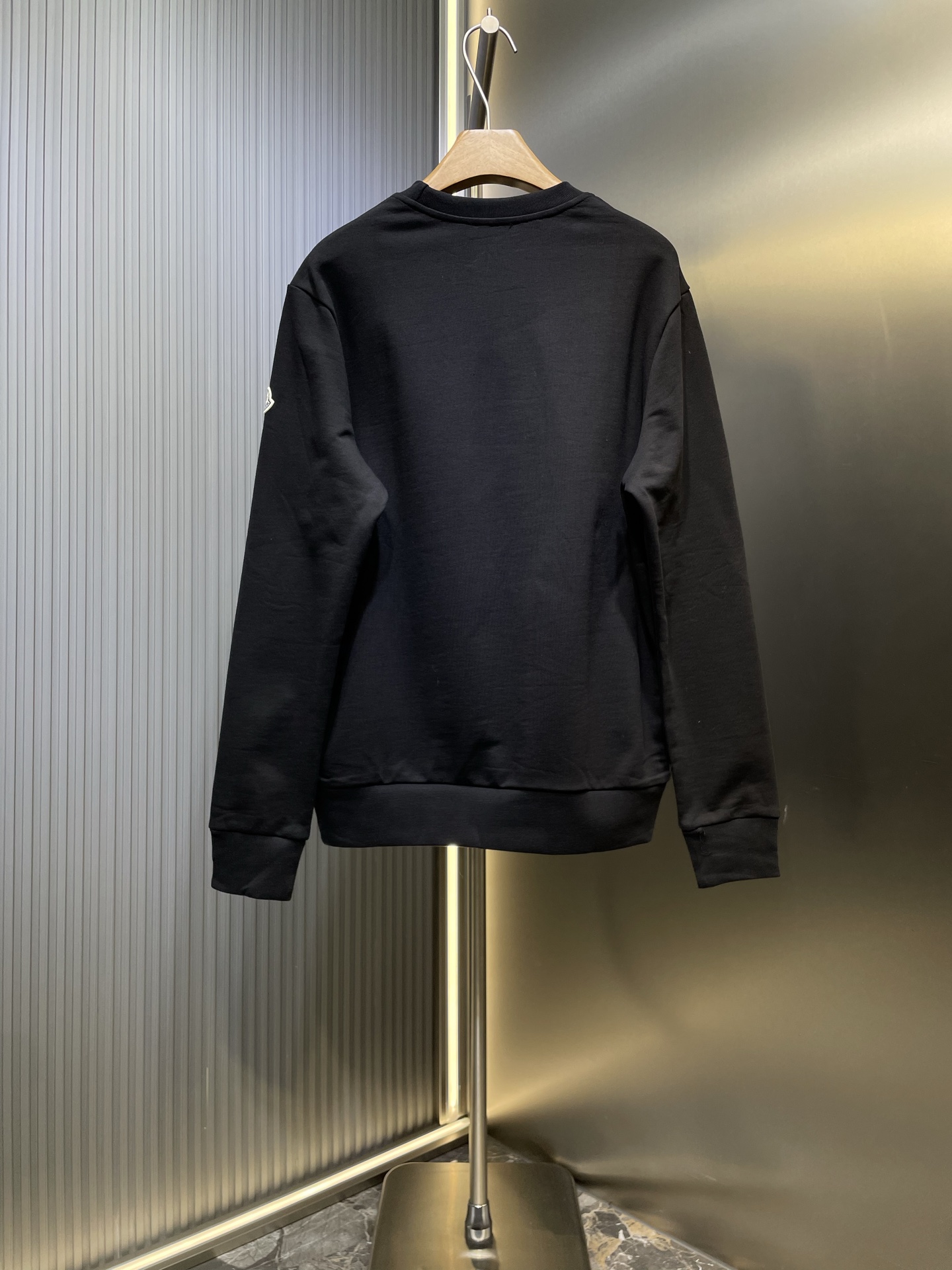 Moncler 몽클레어 몽클레르 꽃 자수 로고 맨투맨 티셔츠 의류