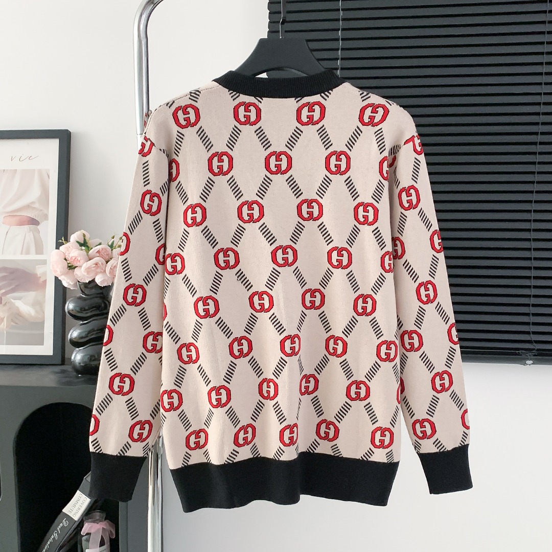 GUCCI GG 구찌 인터로킹 사선 패턴 가디건 니트 의류