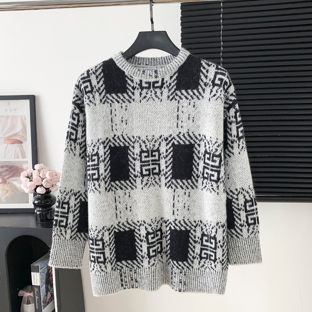 GIVENCHY 지방시 모헤어 니트 의류