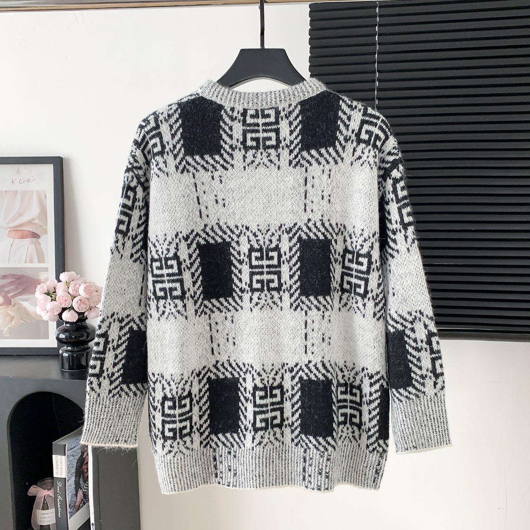 GIVENCHY 지방시 모헤어 니트 의류