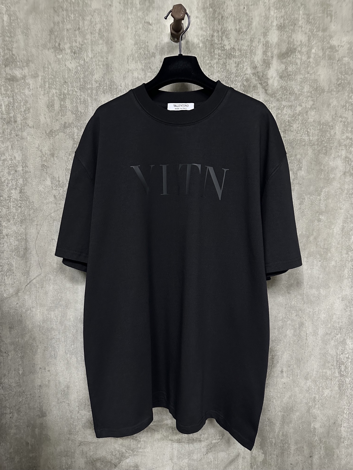 VALENTINO 발렌티노 레터 로고 프린트 헤비 코튼 반팔 티셔츠 의류