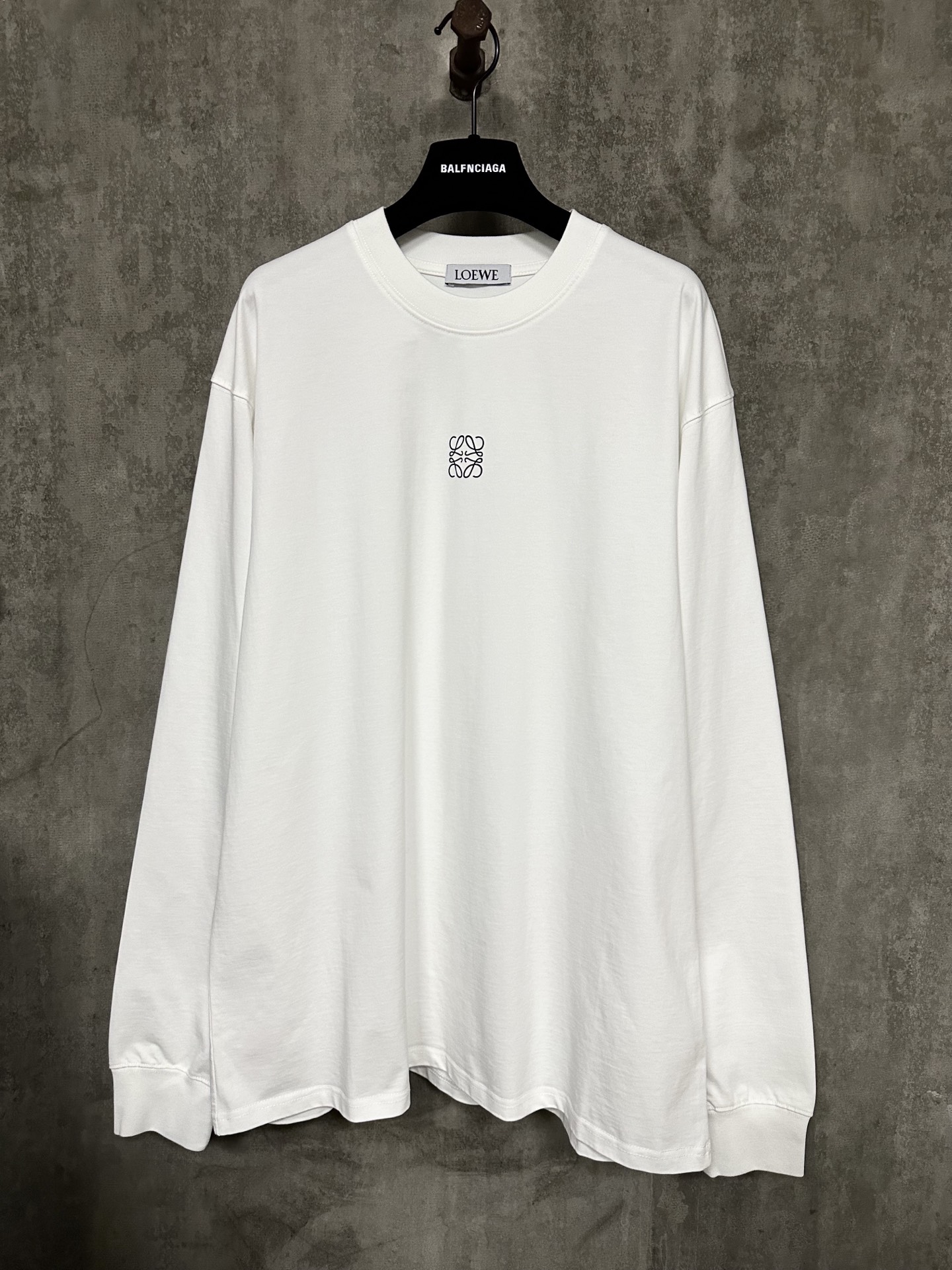 LOEWE 로에베 클래식 스몰 로고 롱슬리브 긴팔 티셔츠 의류