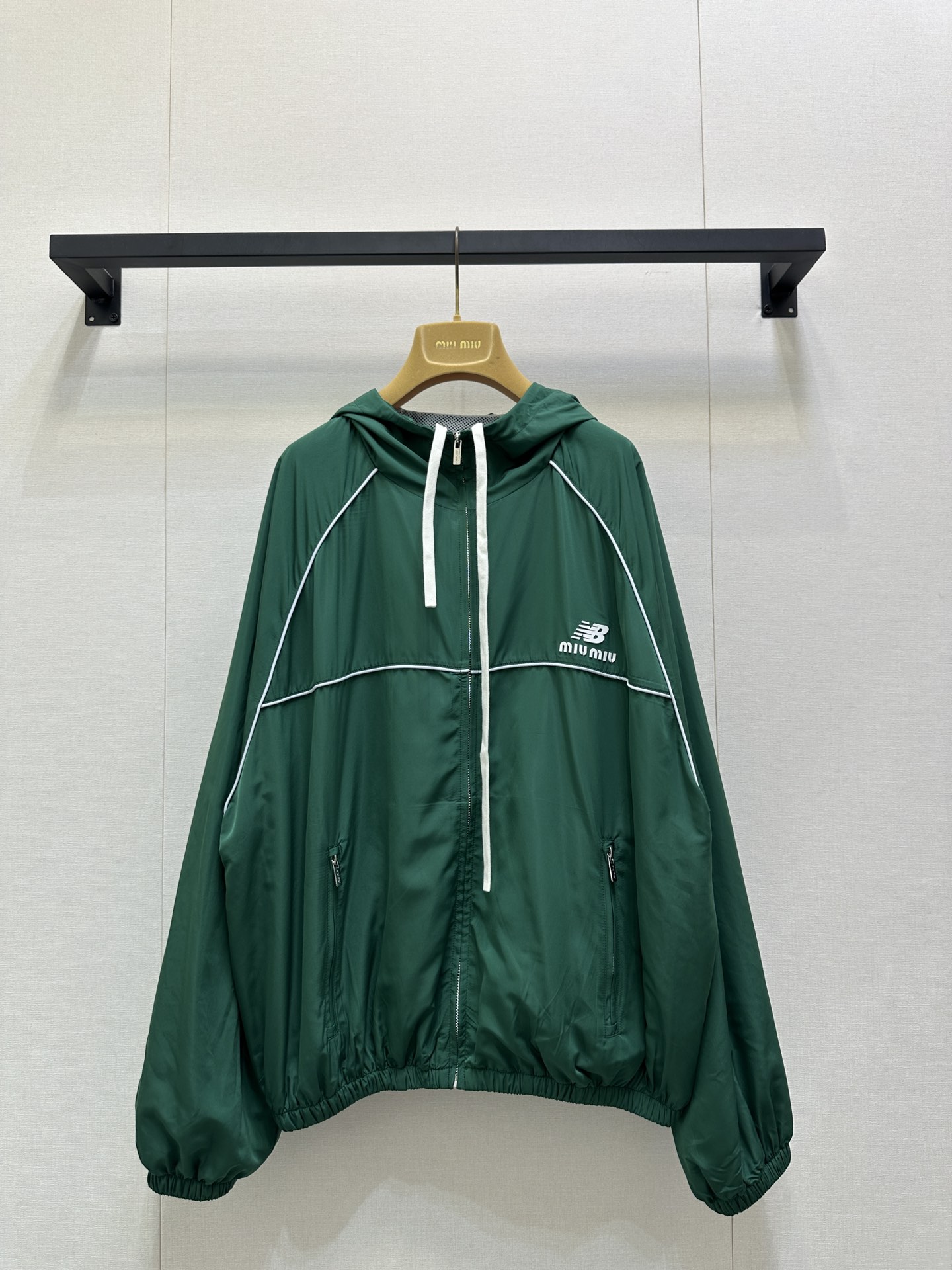 miumiu 미우미우 콜라보 후드 집업 바람막이 자켓 재킷 의류