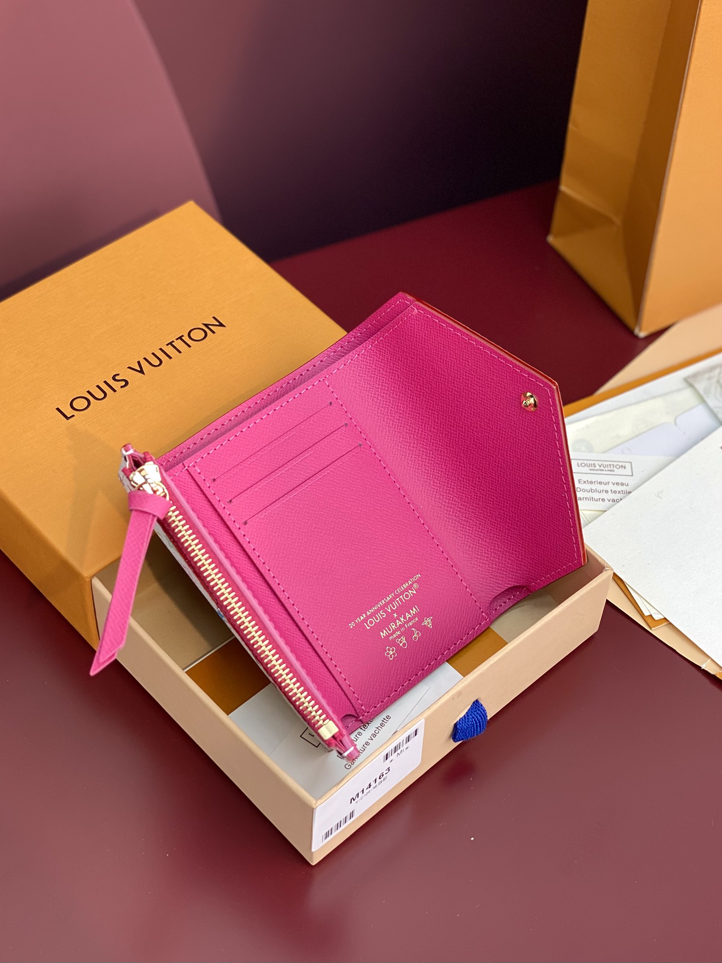 LV × TM Victorine  화이트 컬러 지갑