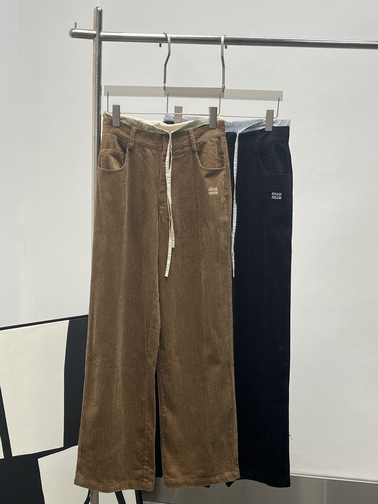 miumiu 미우미우 스트링 배색 코듀로이 와이드 팬츠 바지 의류