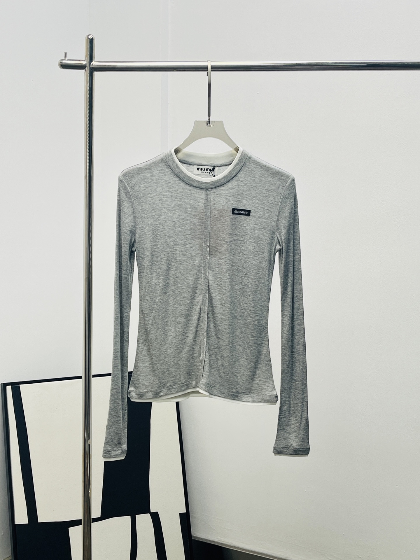 miumiu 미우미우 로고 자수 배색 롱슬리브 긴팔 티셔츠 의류