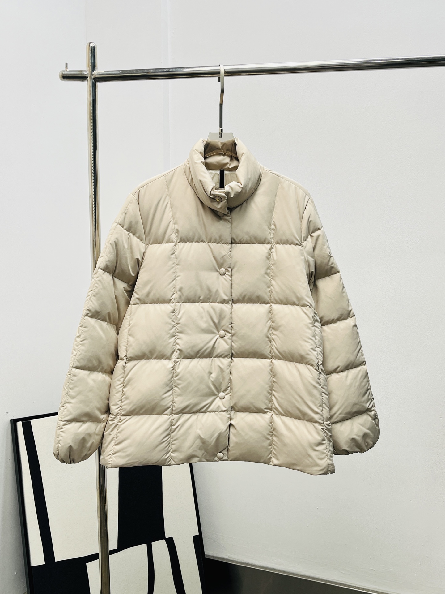 Moncler 몽클레어 몽클레르 장방형 퀼팅 스탠드 카라 다운 재킷 패딩 의류
