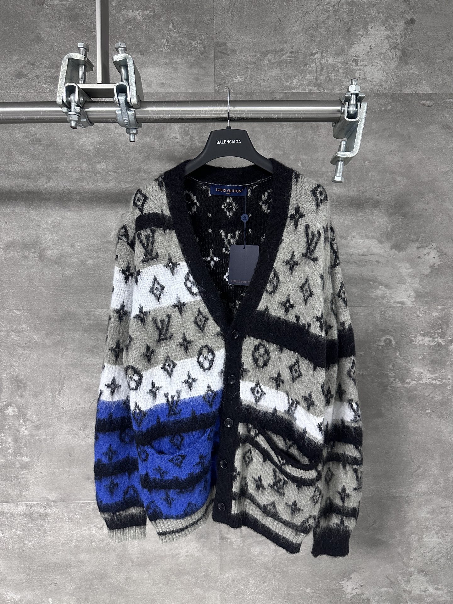 Louis Vuitton LV 루이비통 그라데이션 로고 마헤어 가디건 자켓 의류