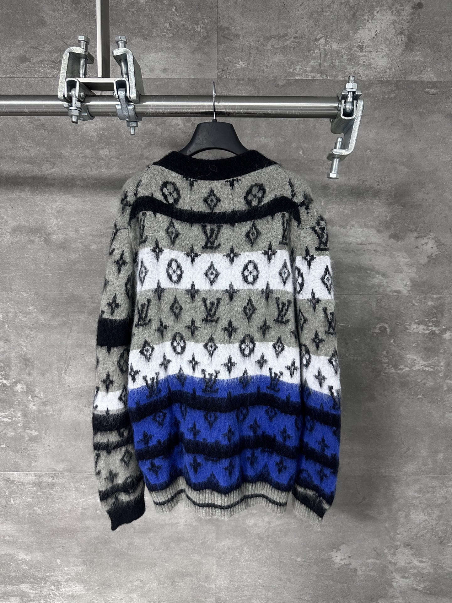 Louis Vuitton LV 루이비통 그라데이션 로고 마헤어 가디건 자켓 의류