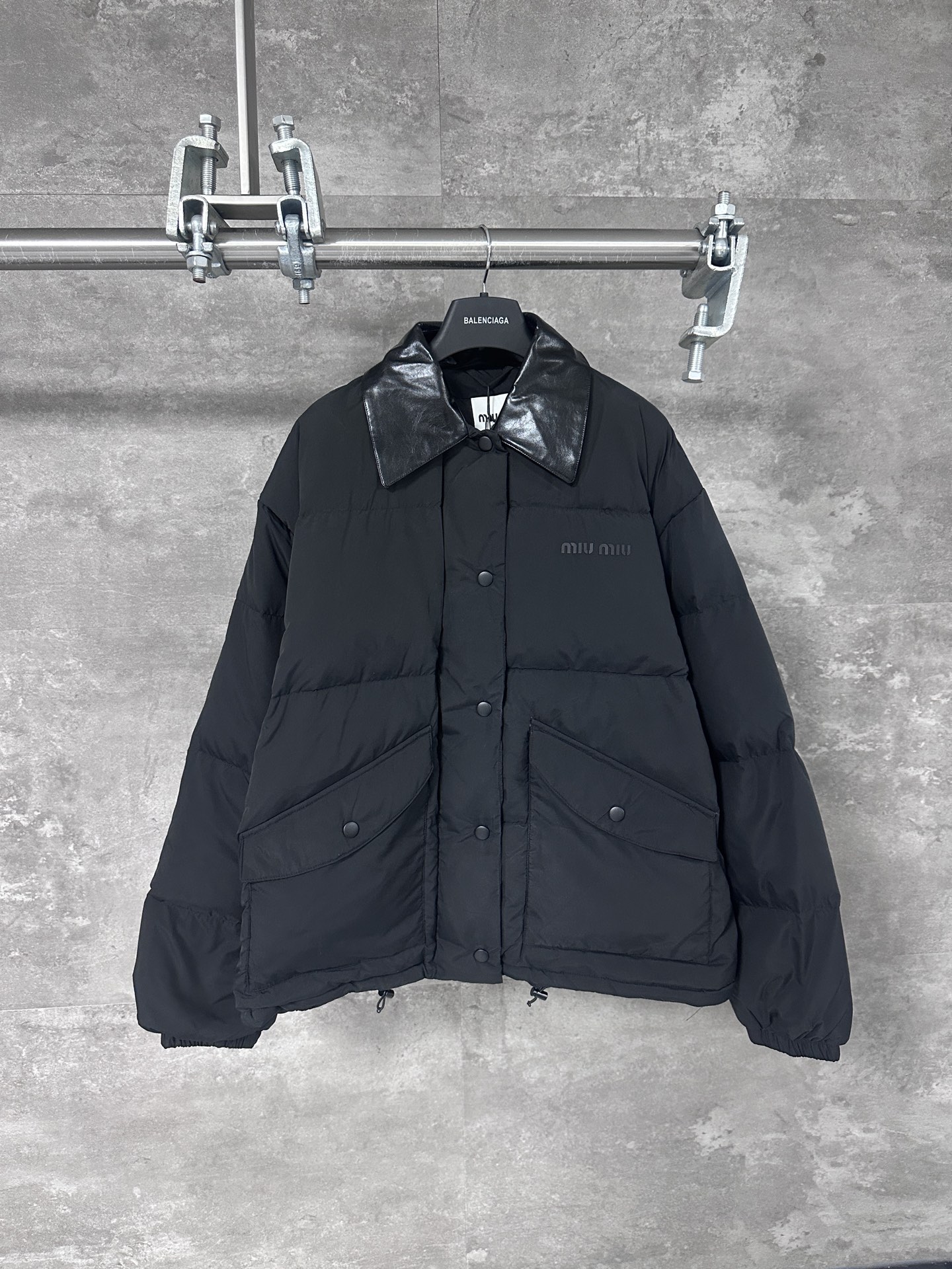 MIUMIU 미우미우 로고 가죽 카라 다운 자켓 패딩 재킷 의류