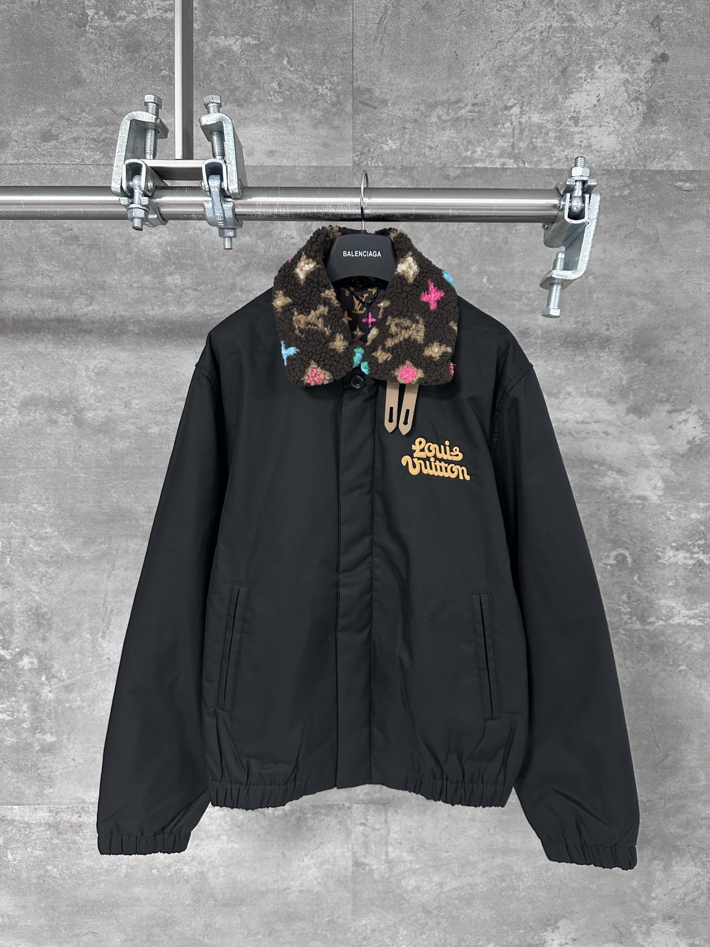 Louis Vuitton × Tyler LV 컬 러 프린트 퍼 카라 자켓 재킷 의류