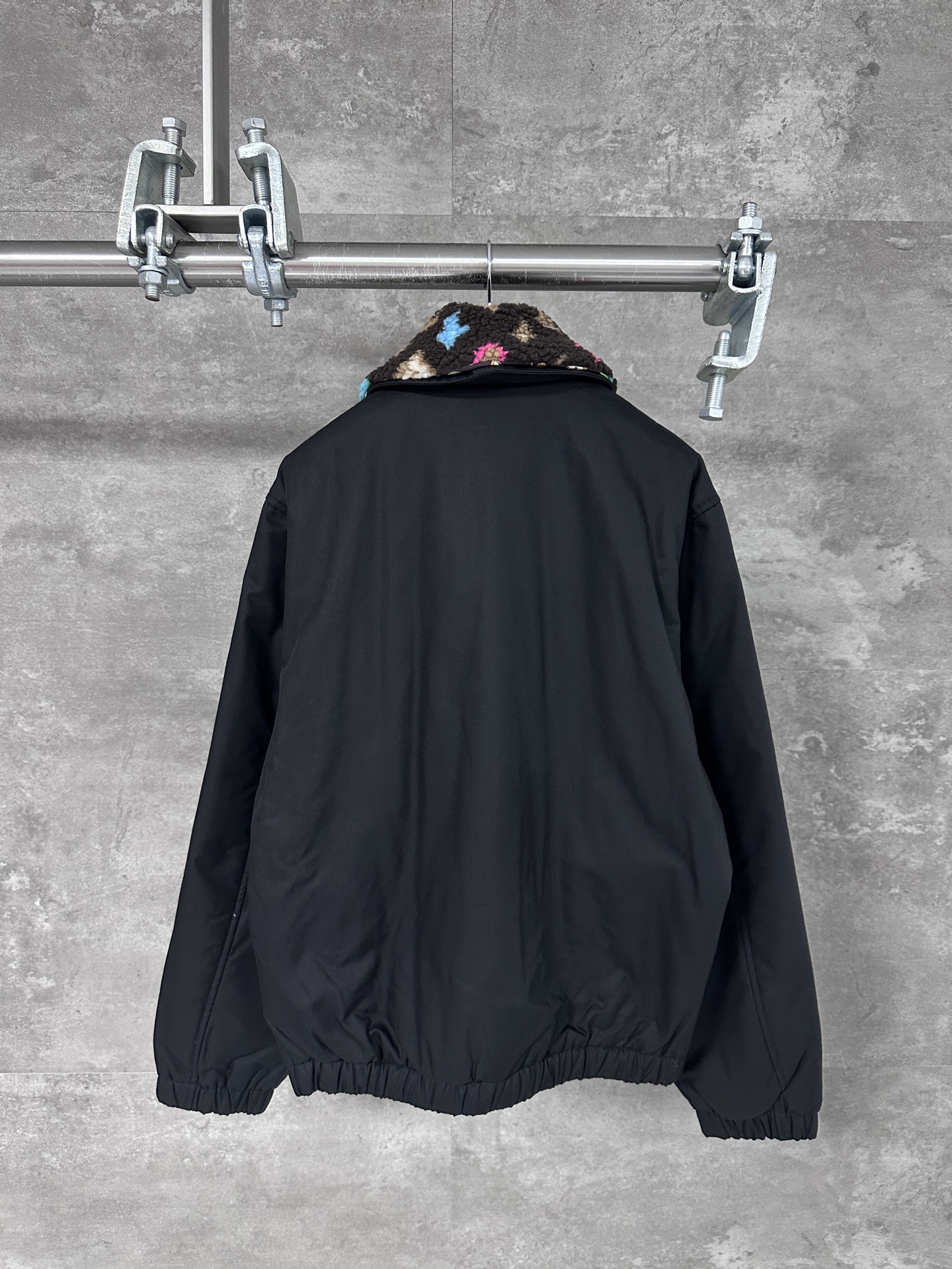 Louis Vuitton × Tyler LV 컬 러 프린트 퍼 카라 자켓 재킷 의류