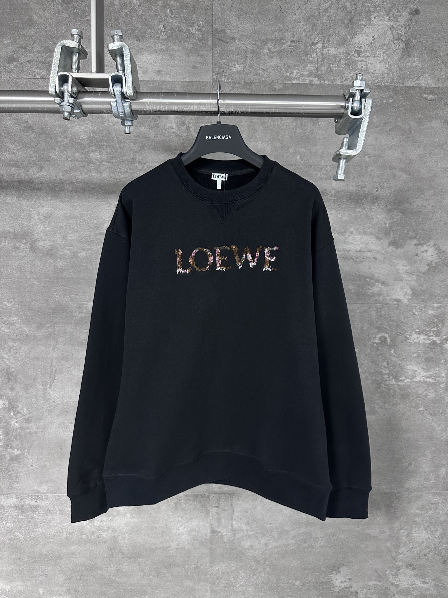 LOEWE 로에베 그라데이션 자수 라운드넥 긴팔 맨투맨 티셔츠 의류