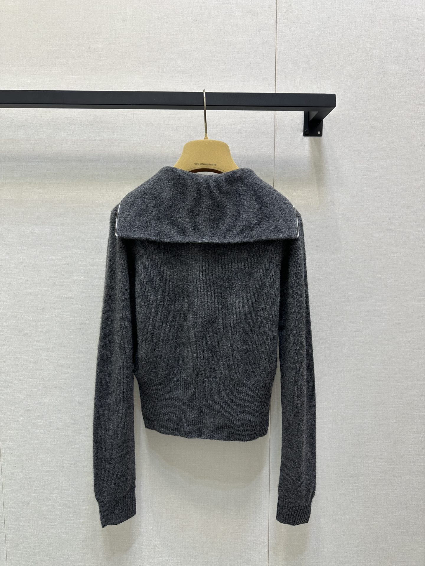 miumiu 미우미우 슬레이트 그레이 캐시미어 하프집업 니트 의류