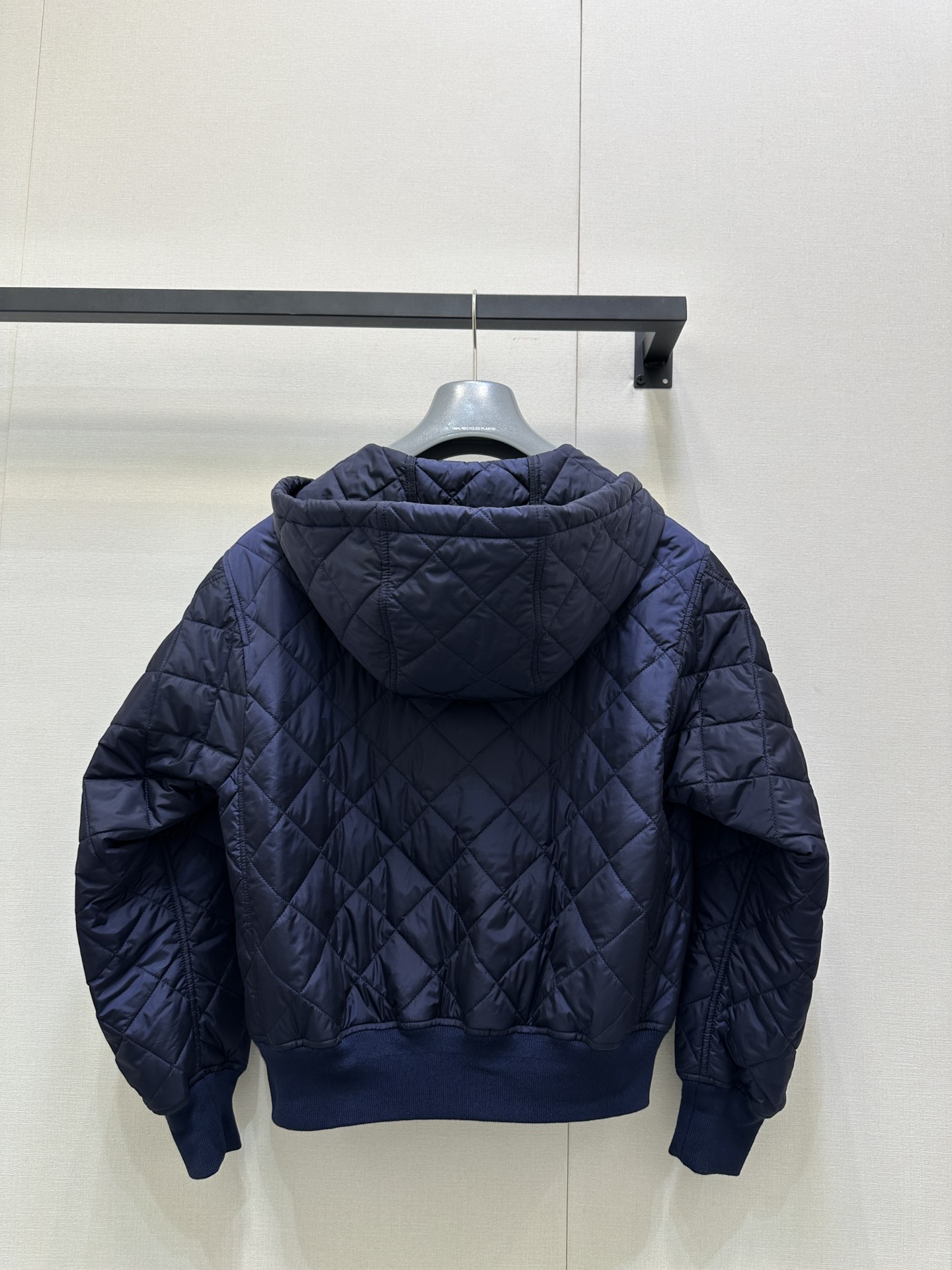 PRADA 프라다 다이아몬드 퀼팅 후드 패딩 집업 자켓 재킷 의류