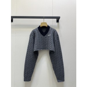 MiuMiu 미우미우 꽈배기 브이넥 크롭 니트 긴팔 의류