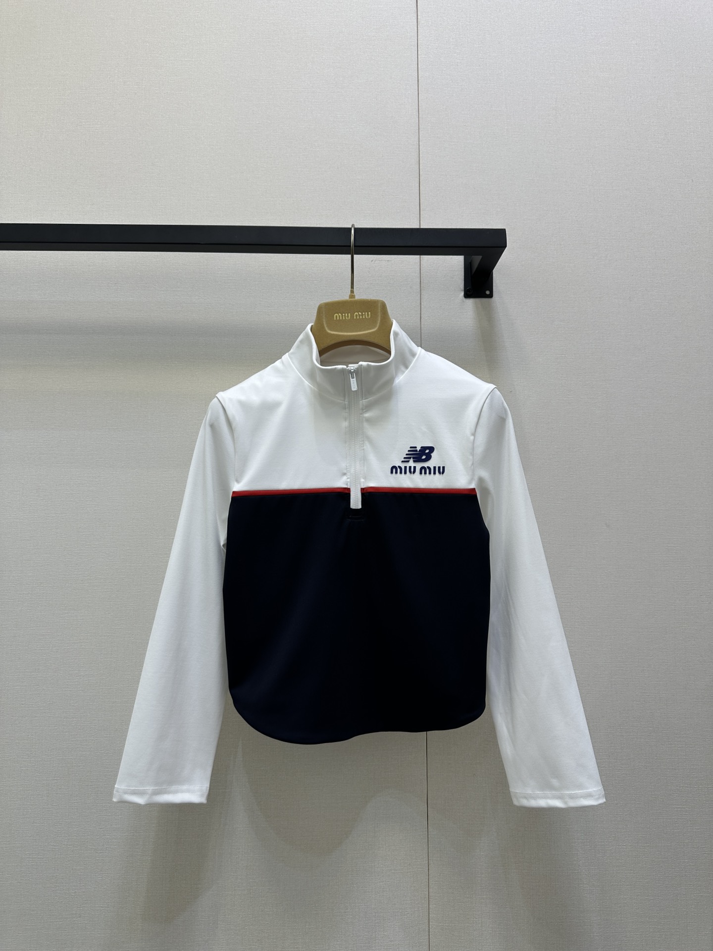 miumiu 미우미우 반 하프 집업 긴팔 상의 의류